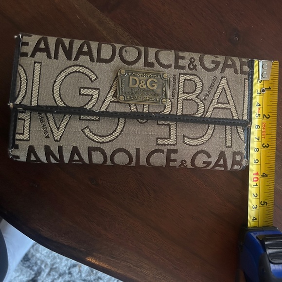 Vintage & Well Loved Dolce & Gabbana trifold Beige and Brown Wallet - Picture 11 of 11